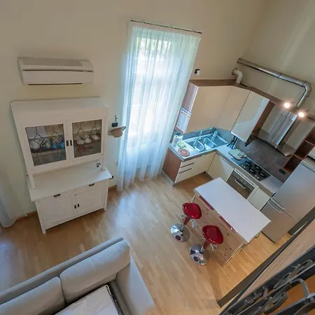 Incantevole Soppalcato - Pt. Romana Appartamento